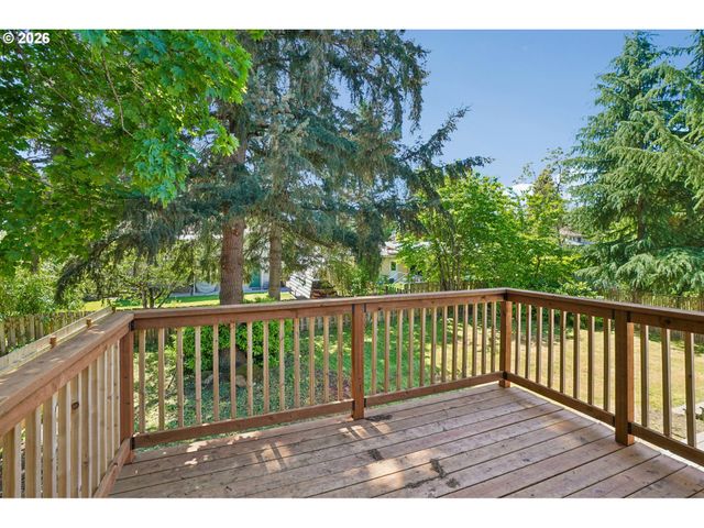 19139 BEDFORD Dr, Oregon City, OR 97045