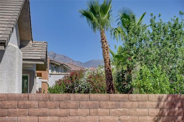 3736 Honey Crest Drive, Las Vegas, NV 89135
