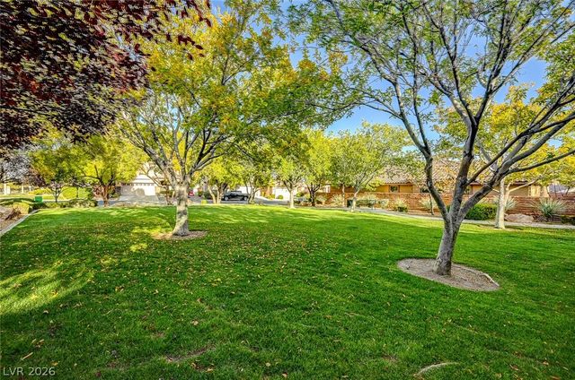 3736 Honey Crest Drive, Las Vegas, NV 89135