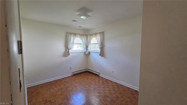 1420 Seward DR, Hampton, VA 23663