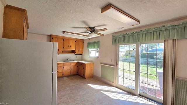 1420 Seward DR, Hampton, VA 23663