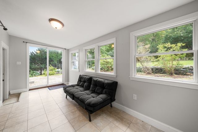 208 Mount Vernon Rd E, Weymouth, MA 02189