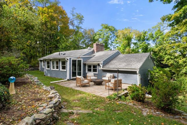 208 Mount Vernon Rd E, Weymouth, MA 02189