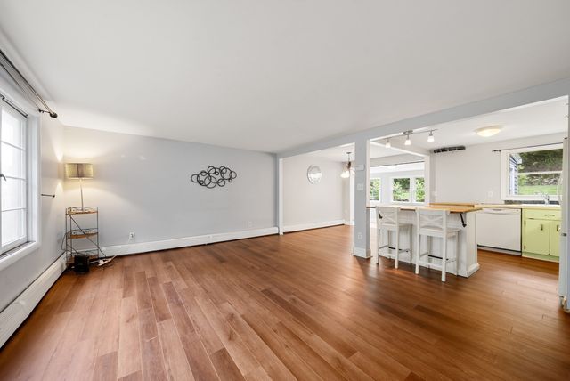 208 Mount Vernon Rd E, Weymouth, MA 02189