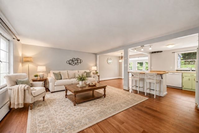 208 Mount Vernon Rd E, Weymouth, MA 02189