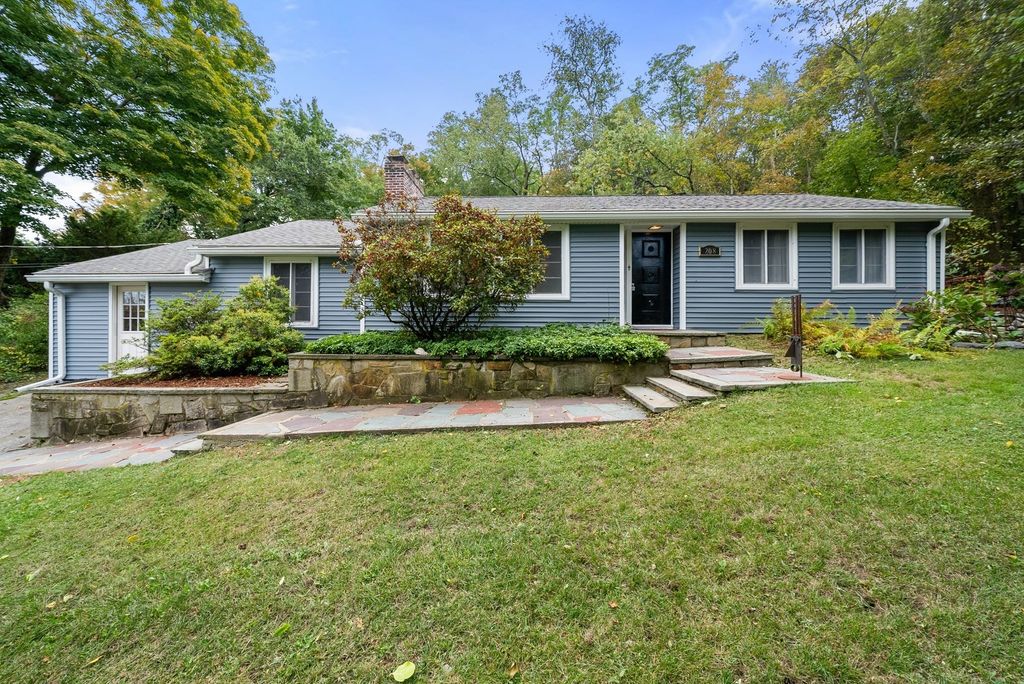 208 Mount Vernon Rd E, Weymouth, MA 02189