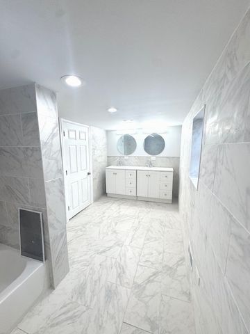 9432 S Vernon Avenue, Chicago, IL 60619