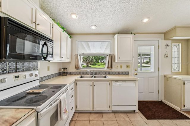 1802 PETUNIA LANE, The Villages, FL 32159