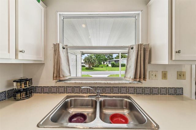 1802 PETUNIA LANE, The Villages, FL 32159