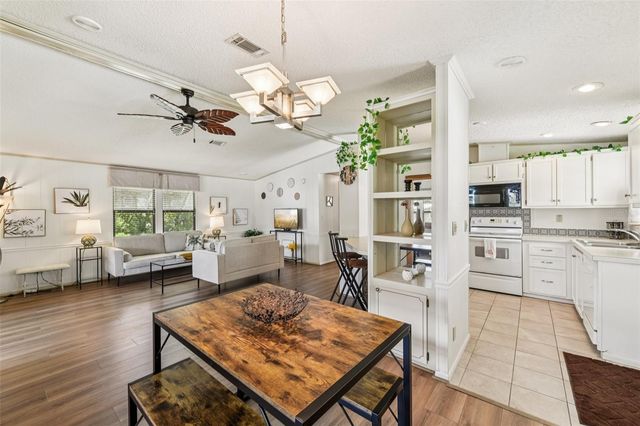 1802 PETUNIA LANE, The Villages, FL 32159