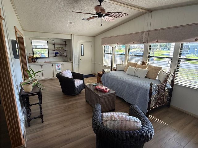 1802 PETUNIA LANE, The Villages, FL 32159