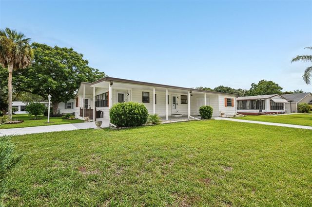 1802 PETUNIA LANE, The Villages, FL 32159