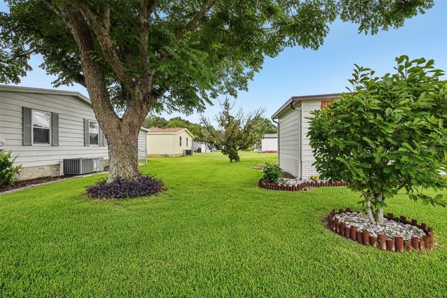 1802 PETUNIA LANE, The Villages, FL 32159