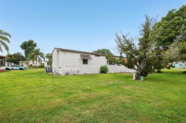 1802 PETUNIA LANE, The Villages, FL 32159