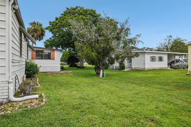 1802 PETUNIA LANE, The Villages, FL 32159