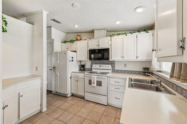 1802 PETUNIA LANE, The Villages, FL 32159