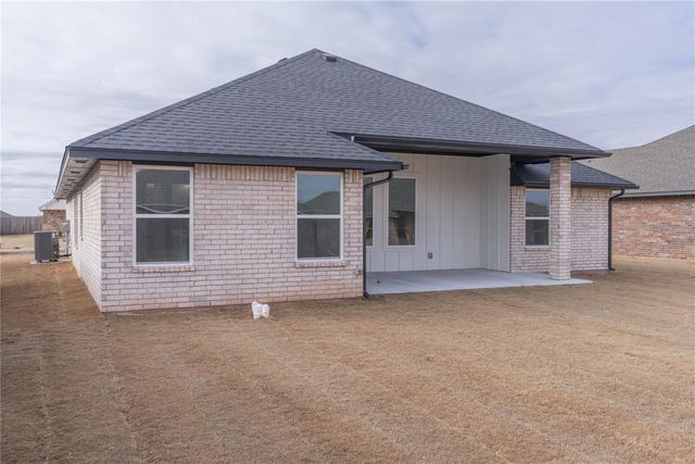478 Hackberry Lane, Washington, OK 73093