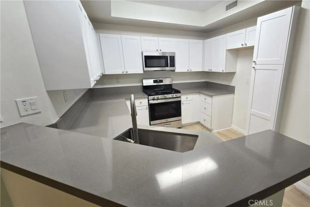 7551 Jordan 108, Canoga Park, CA 91303