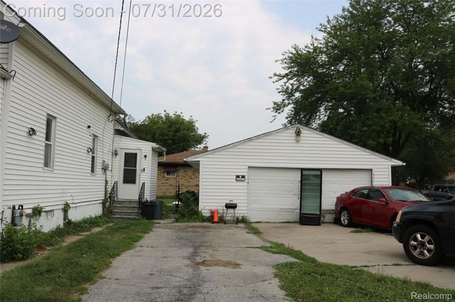 2703 Narloch Street, Saginaw, MI 48601