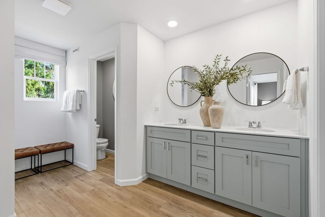 1975 Leiter Way 12002, Hoffman Estates, IL 60169