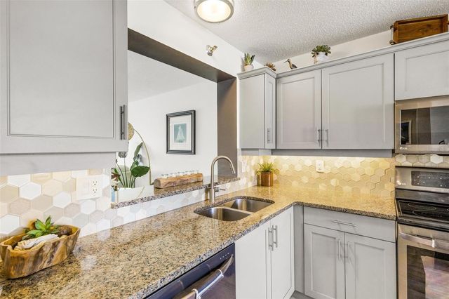 4460 FAIRWAYS BOULEVARD 105, Bradenton, FL 34209