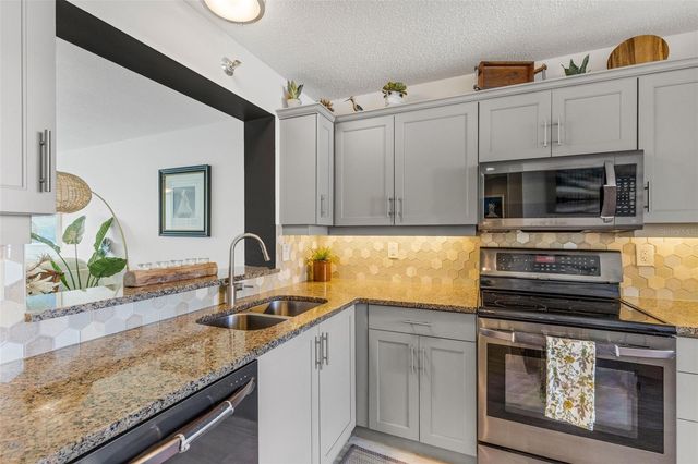 4460 FAIRWAYS BOULEVARD 105, Bradenton, FL 34209