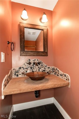 18919 Ravenna Road, Chagrin Falls, OH 44023