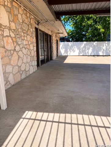 2202 commercial, San Antonio, TX 78221