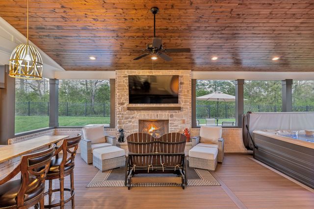 2050 Imagine Cir, Spring Hill, TN 37174