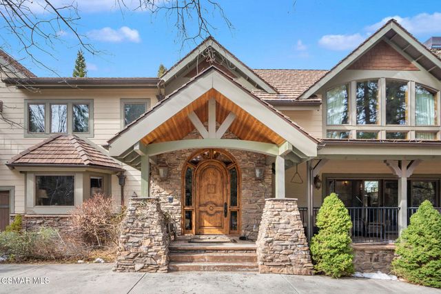 32310 Hummingbird Court, Running Springs, CA 92382