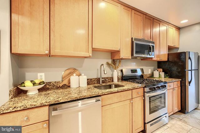 2016 PORTUGAL ST, Baltimore, MD 21231