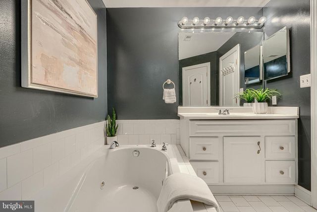 2016 PORTUGAL ST, Baltimore, MD 21231