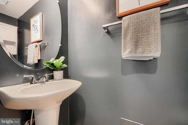 2016 PORTUGAL ST, Baltimore, MD 21231