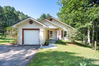 204 Cinnamon Way, Flat Rock, NC 28731