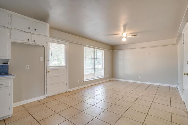 5608 Trail Lake Drive, Fort Worth, TX 76133