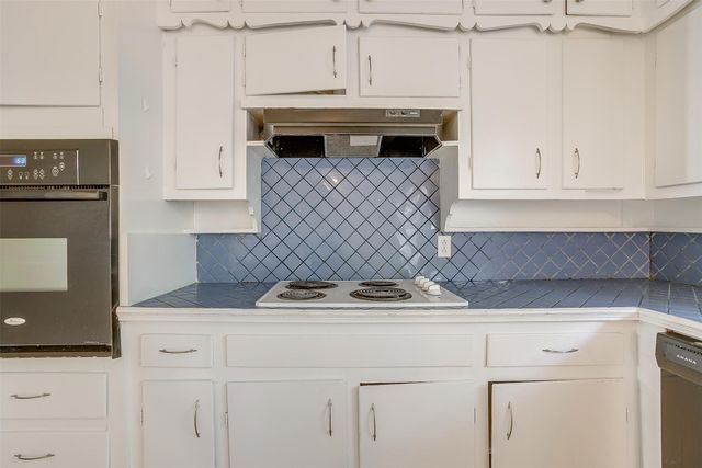 5608 Trail Lake Drive, Fort Worth, TX 76133