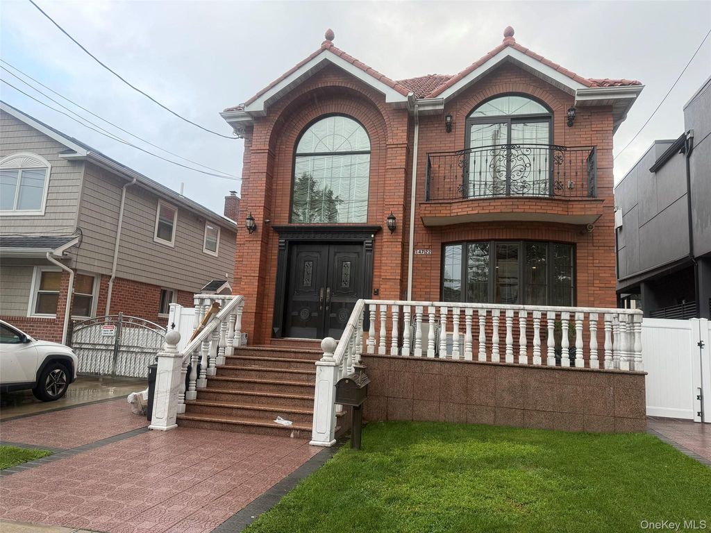 147-22 18th Avenue, Whitestone, NY 11357