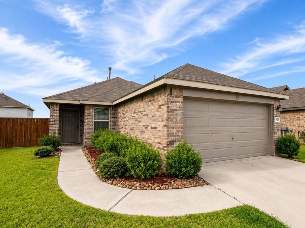 8734 Baywood Court, Baytown, TX 77521