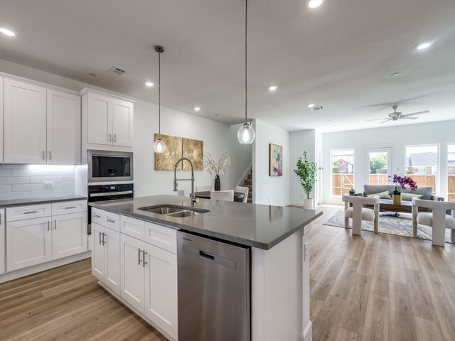 5617 Woodlands Drive, The Colony, TX 75056