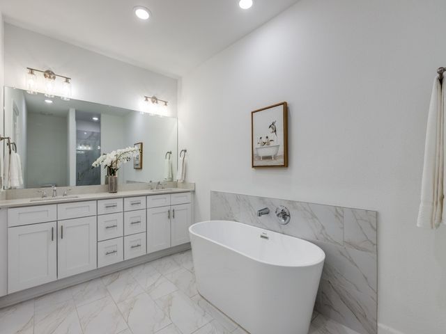 5617 Woodlands Drive, The Colony, TX 75056