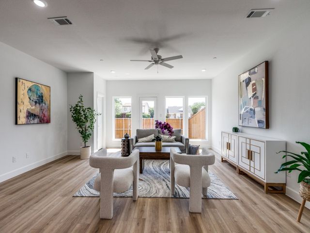 5617 Woodlands Drive, The Colony, TX 75056