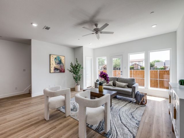 5617 Woodlands Drive, The Colony, TX 75056