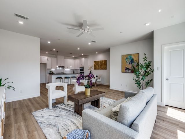 5617 Woodlands Drive, The Colony, TX 75056