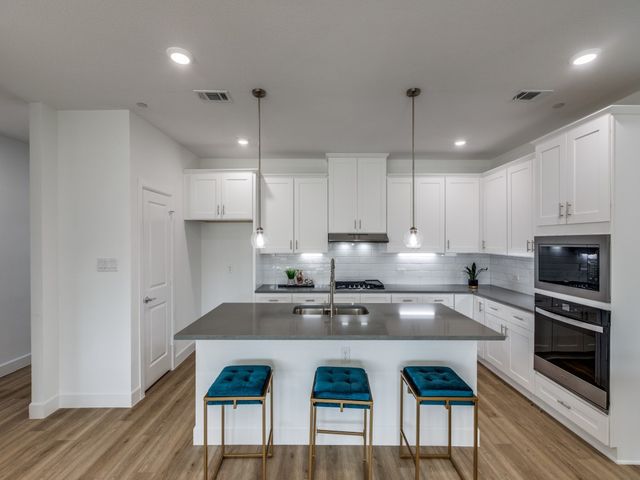 5617 Woodlands Drive, The Colony, TX 75056