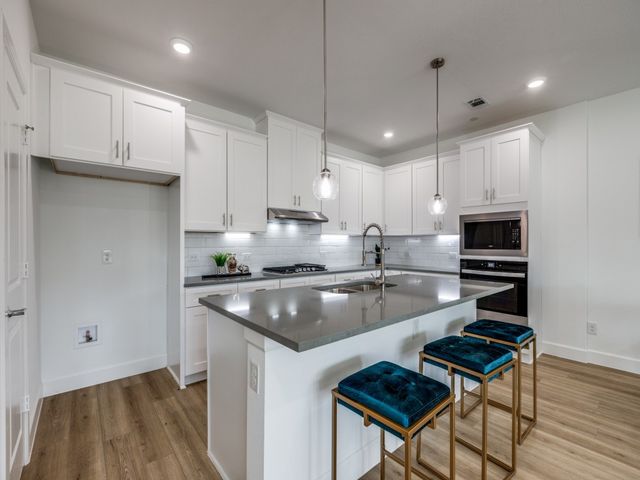5617 Woodlands Drive, The Colony, TX 75056