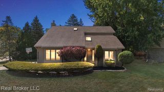 35095 Savannah Lane, Farmington Hills, MI 48331