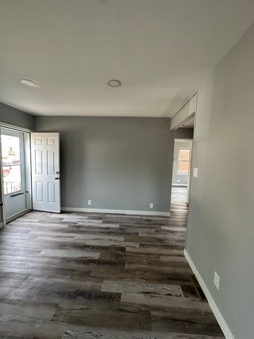 18108 Oakwood Avenue, Lansing, IL 60438