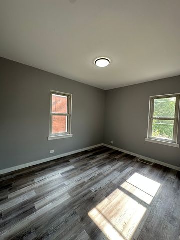 18108 Oakwood Avenue, Lansing, IL 60438