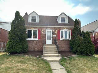 18108 Oakwood Avenue, Lansing, IL 60438