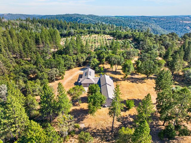 4000 Twin Ridges Rd, Placerville, CA 95667